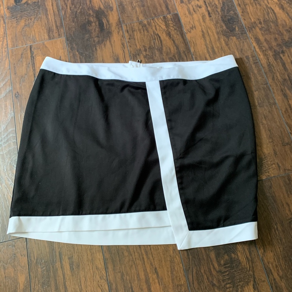 Contemporary Black with white trim mini skirt